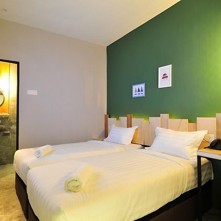 Malacca Finess Basic Hotel מראה חיצוני תמונה